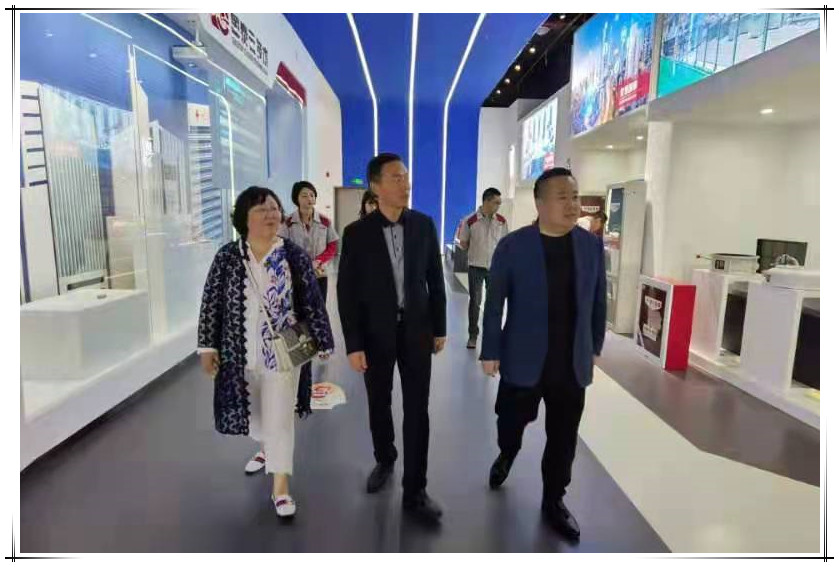 Chairman Zheng of Nanjing Federation of industry and Commerce and his party visit GUOTAI